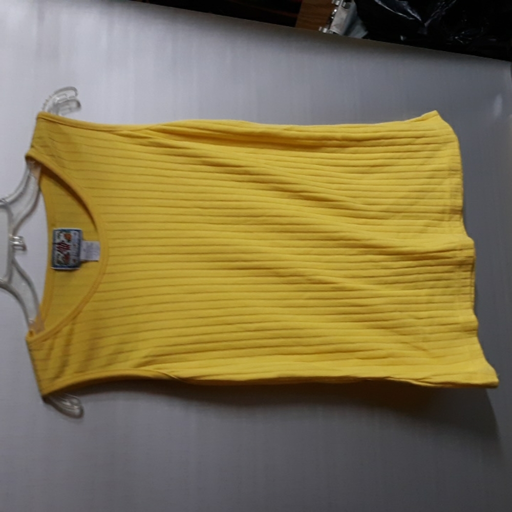 Outfitters Size M (SKU N104)